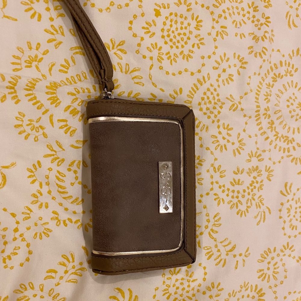 Jessica Simpson wristlet